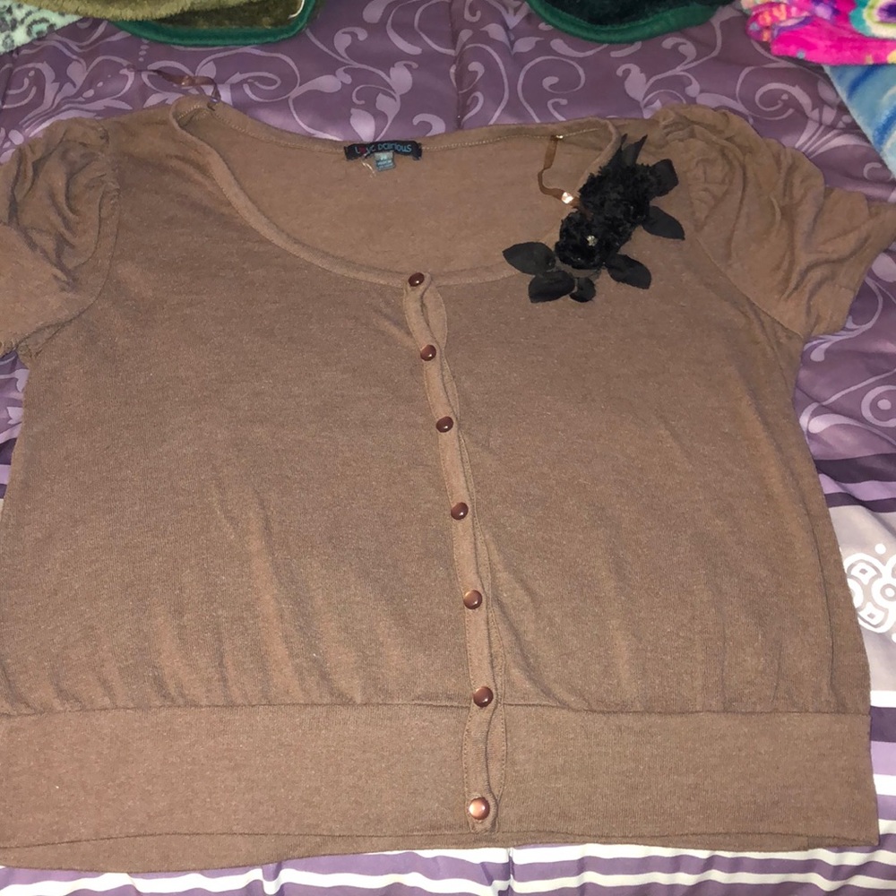I’m selling a blouses